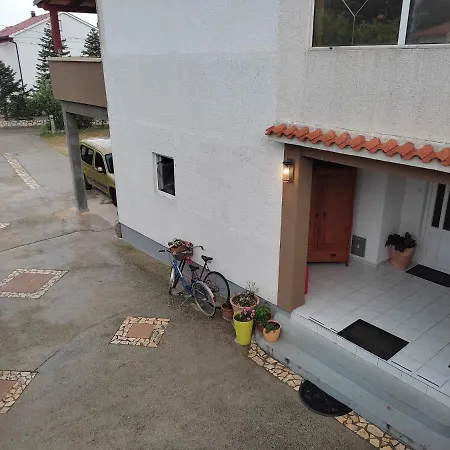 Arba 1 With Heated Pool Apartmán *