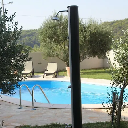 Arba 1 With Heated Pool Rab Town