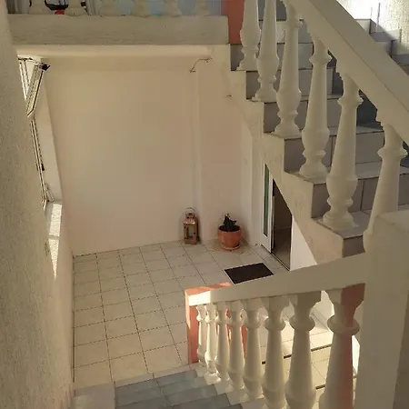 Arba 1 With Heated Pool Lejlighed Rab Town