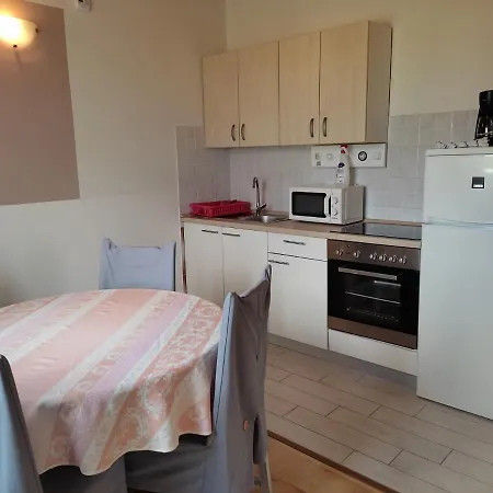 Apartment Arba 1 With Heated Pool