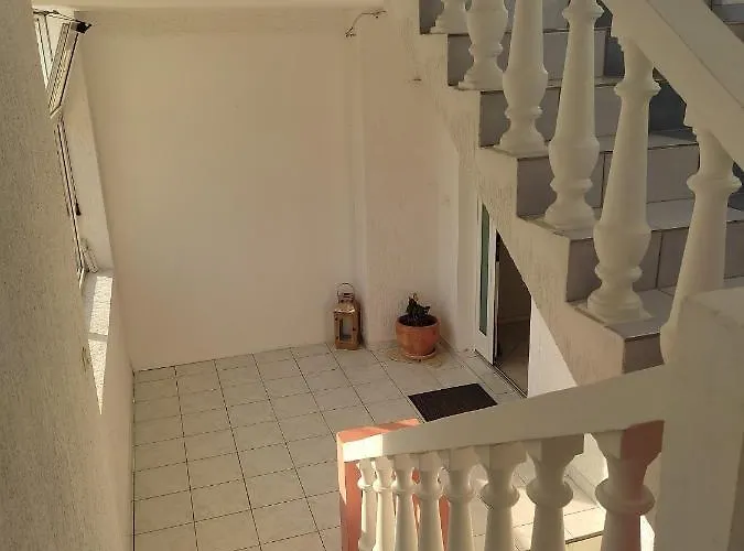 Arba 1 With Heated Pool Apartman Rab Town